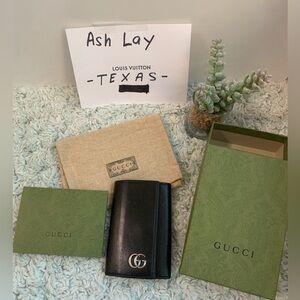 Gucci Black Leather key Holder w/ card slot